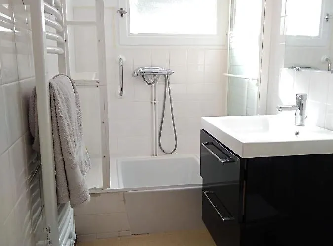 Maison Boisvinet Saint-gilles-croix-de-vie, 4-5 P, Belle Cour Interieure, 200m Ferienhaus Saint-Gilles-Croix-de-Vie